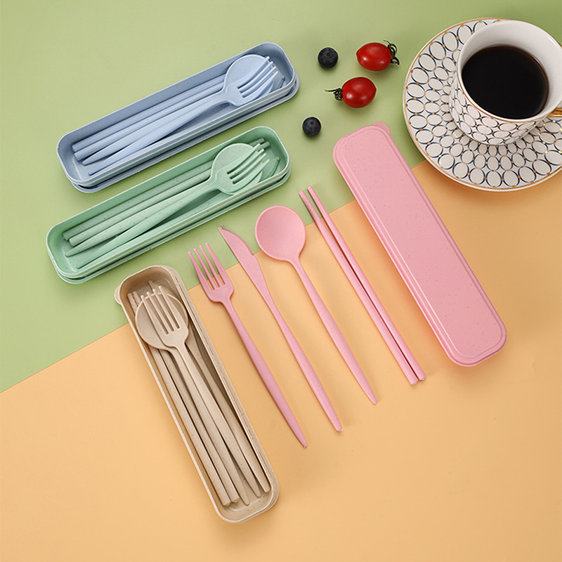 طقم أدوات طعام محمول من 4 قطع  - مراجعة Reusable Straw وسعره
